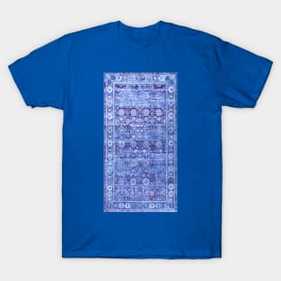 18th Century Isfahan Persian Rug Pattern in Blue T-Shirt